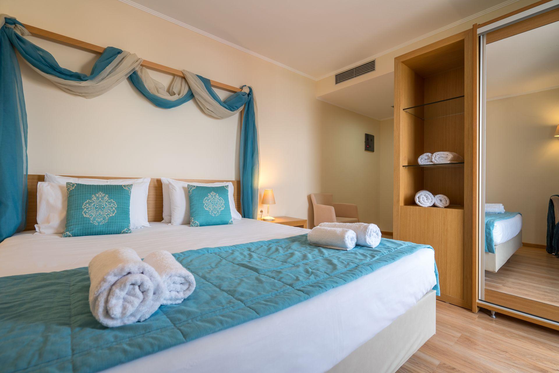 Galaxy Beach Resort BW Premier Collection Laganas Bagian luar foto