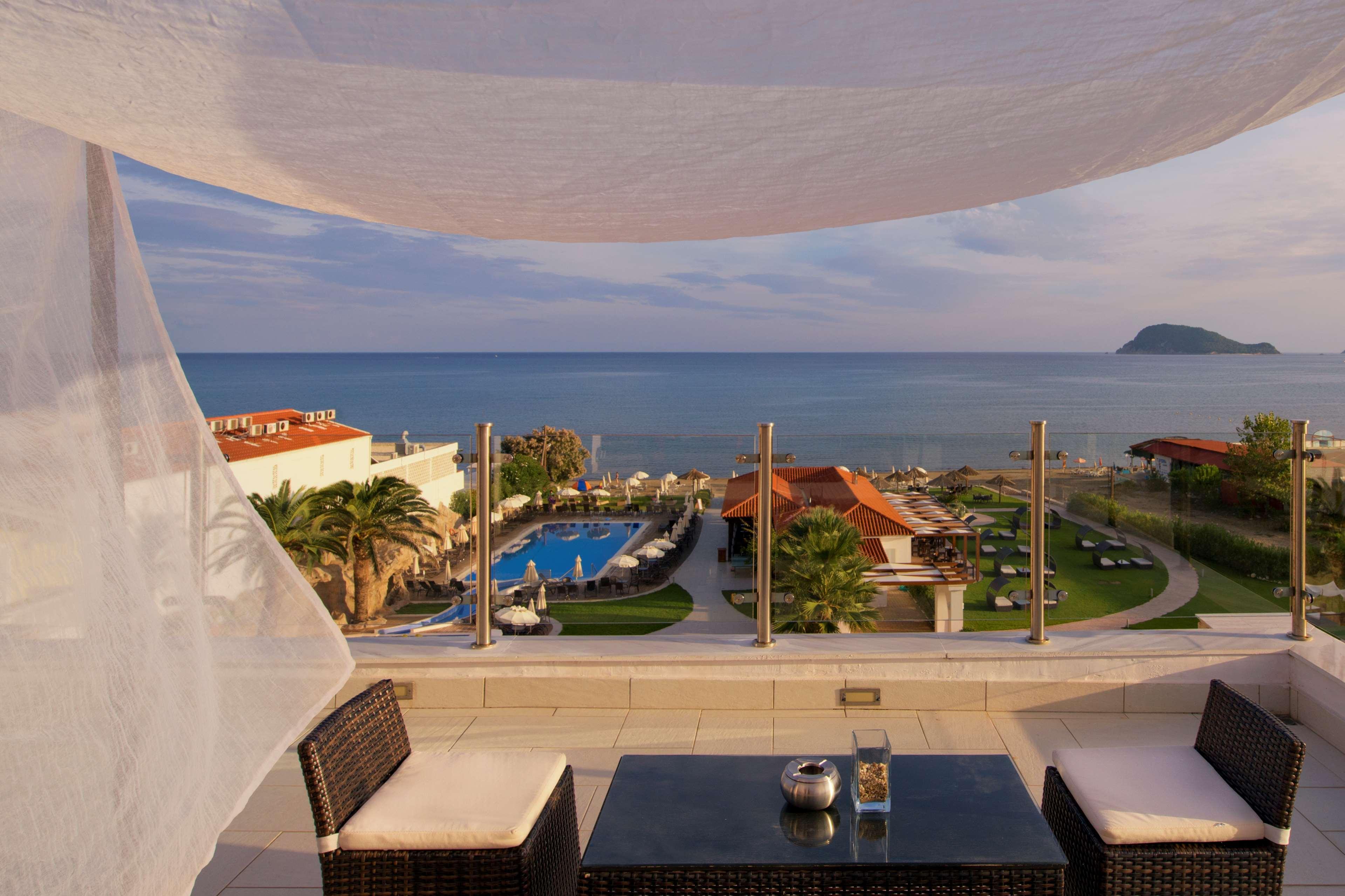 Galaxy Beach Resort BW Premier Collection Laganas Bagian luar foto