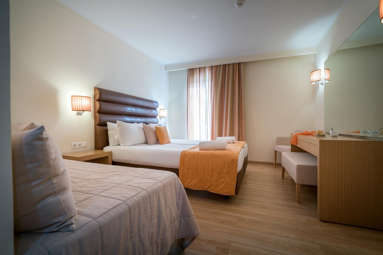Galaxy Beach Resort BW Premier Collection Laganas Bagian luar foto