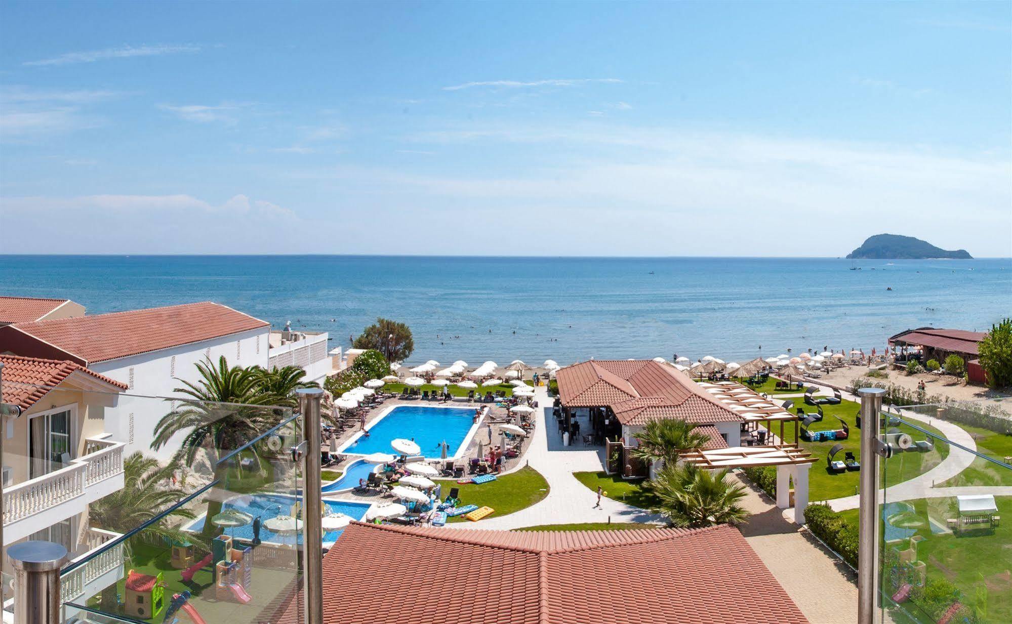 Galaxy Beach Resort BW Premier Collection Laganas Bagian luar foto